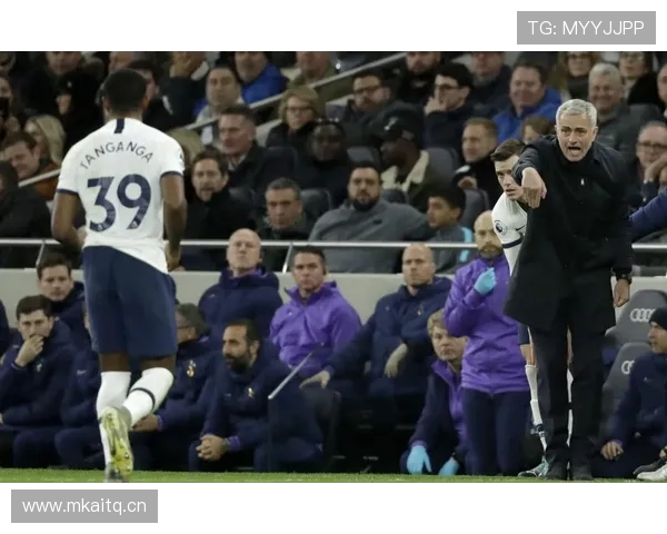 热刺后防危机爆发！穆帅的防守战术已彻底失灵？